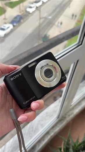Explore the Sony Cybershot DSC-S3000 Digital Camera
