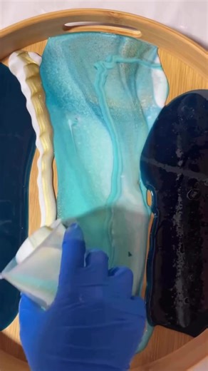 Behind-the-scenes look at how I create my abstract resin art trays — layered with deep blue, turquoise, gold, and white to mimic the movement of water and light. Each bamboo tray is hand-poured, handcrafted, and finished right here in Plano, Texas. No two pieces are ever the same — that’s the beauty of small-batch art. Perfect as a unique home décor piece, a coffee table accent, or a one-of-a-kind gift for someone who loves handmade artistry. Made slow. Made with intention. Made in Plano. Shop m