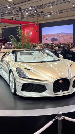 White and Gold Bugatti that costs $5 MILLION #bugatti #luxury #cars