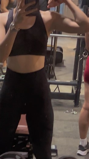 my muscle recovery buddy "pure whey" from @wisechoice_supplements 🖤 #teamwisechoice #wisechoicesupplements #gym #workout #healthylifestyle #nutrition | Jamie Javier