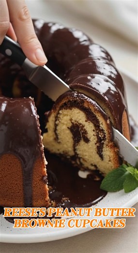 Stuck between brownies and cheesecake? 🍫🧀 Why not have BOTH? These Brownie Bottom Mini Cheesecakes are the ultimate 2-in-1 dessert hack. They look fancy but take less than 30 minutes of active prep! Perfect for parties or just a Tuesday night treat. Cost: ~$0.65 per serving Prep: 20 mins Comment RECIPE and I'll send you the link instantly! 💌 #ViralFood #Dessert #Baking #BrownieBottomCheesecake #EasyDessert #ChocolateLover #Cheesecake | Chef Luna's Gourmet Bakery