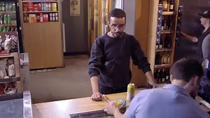Le Lait lance sa nouvelle campagne #ToutVaBienAvecLeLait! Découvrez comment le lait fait du bien à des parents sans intimité, un ado qui a dure journée ou des gens qui ne se parlent plus assez sur lelait.com! | La Famille du lait