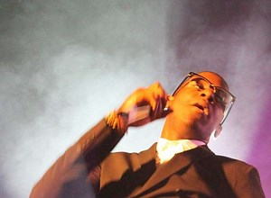 'Earthquake' as Labrinth sends fans flying