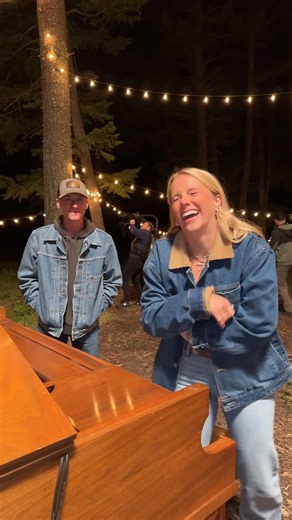 lil debbie downers on Instagram: "Throwback🔙"