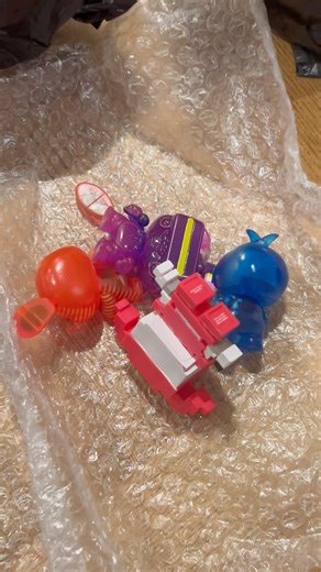 Unboxing a fnaf package! #fnaf #funko #fivenightsatfreddys #subscribe