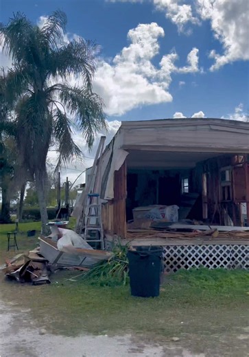 LaBelle, Florida: The History They Don’t Talk About…” LaBelle, Florida was once known as a sundown town. I went inside one of the trailer park communities while filming my YouTube vlog to see what life really looks like today. No filters. No sugarcoating. Just real streets, real people, and real history. 👀🏚️ Watch it for yourself and decide. 🎬 Full vlog on YouTube. #L#LaBelleFloridaeerie #F#FloridaHistoryrurallife #florida