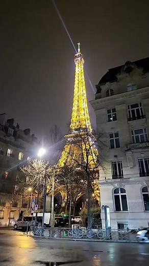 Paris Sparks to Life 🗼💫 | Midnight in France La Torre Eiffel ✨#paris #eiffeltower #travel #europe
