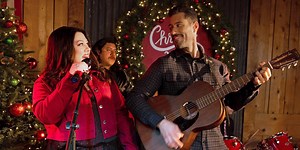 Brooke Elliott Returns To Lifetime For ‘A Country Christmas Holiday’ Premiering Tonight!