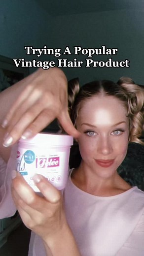 My first time trying Dippity-do so I had to 😂 #vintagehairdontcare #dippitydogirlswithcurls #1960shairstyle #vintagehairtutorial
