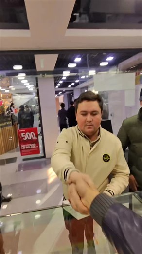 Instagram video by Smobile_chust📱 • Jan 1, 2026 at 12:37 AM