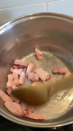 La VRAIE soupe aux gourganes du Lac St-Jean 😋 bon appétit !! #souprecipe #vrecettes #soupesauxgourganes #recettesdulacstjean #gourgane