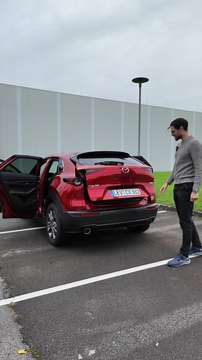 Autogefühl on Instagram: "💡Trunk / boot features with Japanese origami 😉 in the 2025 Mazda CX-30 #Mazda #mazdacx30 #mazdalife #mazdaclub #cartechnology #cartech"