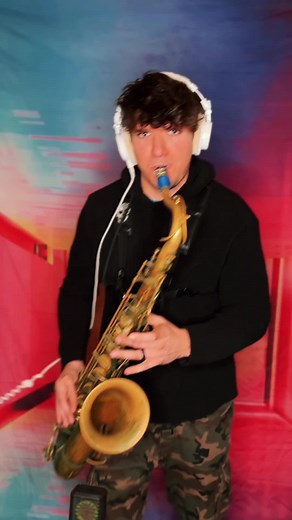 Energetic Tenor Sax Jazz Solo Performance