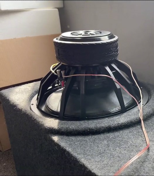 Inverted Subwoofer Bass Demo | Car Audio & Home Audio