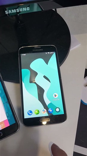 SAMSUNG S5 ON CUSTOM ANDROID 9.0 VS STOCK 6.0.1 #samsung #comparison #retro