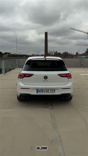 "Golf 8 GTI — puissance, style et adrénaline !"