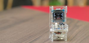 憧れのアーケード筐体をこの手に｡手のひらサイズのゲーム機｢TINY ARCADE DIY KIT｣のかわいさたるや…