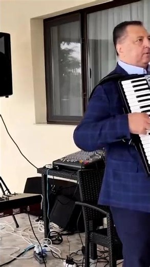 Cea mai vesela piesa din 2026! Neluta Bucur, George Nicoloiu aduc hit muzica de petrecere si chef.