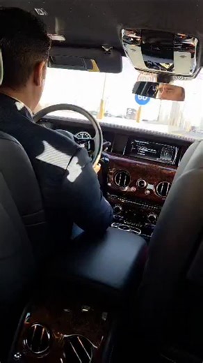 Wicknell Chivayo on Instagram: "Hapana anozivawo blaz uyu ari kuimba zvinonakidza kudai amuudzewo kuti hanzi ne Murungu ko band rangu wakaripa ma bonus here ??? Ndaenda ku holiday but ndiri worried plus anenge achi vashandisa ne pa holiday pese...Anyway tuma KEEN atore mari yavo ye Christmas...Ndiri murombo hangu asi rudo ndinarwo saka 2000 munhu wese including maids , guards and gardeners then iwe ka 20 , Mai Jah 10 na Keen 10 ne vaye SEKE MUTEMA vaunoimba wovapawo kamwe ka 10 vakati berekera c