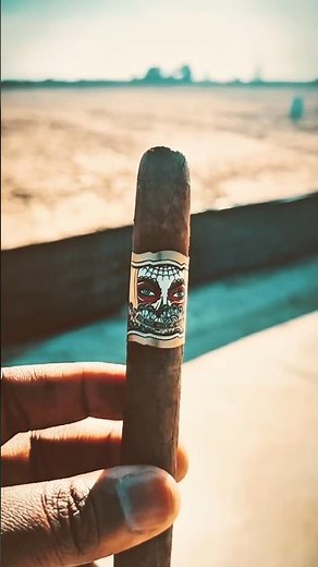 Drew Estate Deadwood Girl With No Name – Mysterious Sweet Smoke or Overhyped?