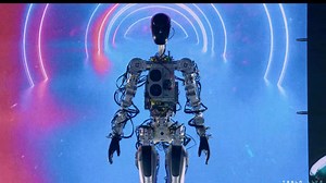 Mind-blowing video shows Elon Musk's Humanoid robot doing YOGA