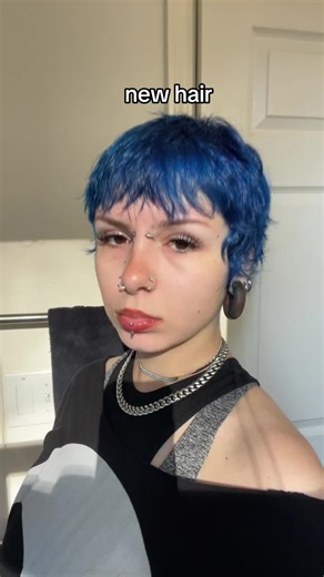 Effortless Blue Pixie Cut Air Drying Tips