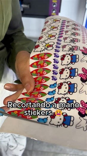 Conoce la gama de Plotter de Corte de la marca Refine y Skycut, ideales para vinilos adhesivos. Crea Stickers, rotulado de contornos. Crea diseños y estampa con vinilo textil. | Grafeno Colombia