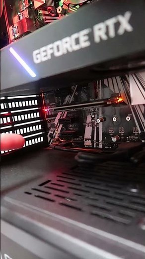STRANGE ORANGE LIGHT IN GAMING PC