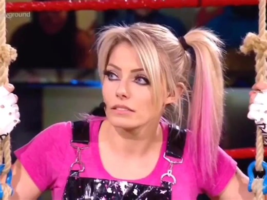 Câu chuyện búp bê Lilly của Alexa Bliss