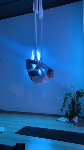 Mastering Aerial Hammock Drops: Techniques and Tips