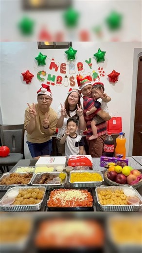 Christmas Eve with The Quintos 🎄❤️ #NocheBuena #Christmas #christmaseve #christmas2025 | The Quintos