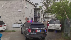 HPD investigating after 1 killed, another hurt in stabbing at Spring Branch area apartment complex