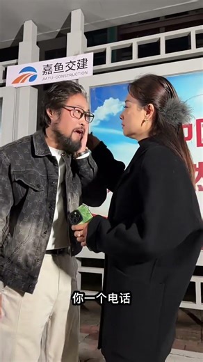 Vocal Performance & Theatrical Act: Stunning Singing with Dynamic On-Stage Performances 🎤✨