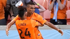 Mauro Manotas pots late winner as Dynamo edge Impact