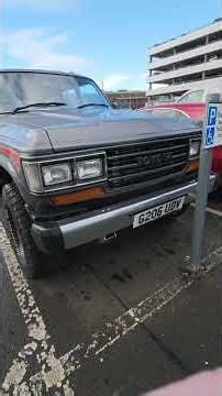 1990 FJ60! First time seeing a 60 series in the flesh. It's awesome.