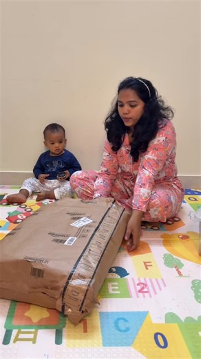 Daya👨‍💻 • Amani👩‍🏫 • Alef👶 on Instagram: "డైపర్లు కొనేటప్పుడు మేం గమనించిన చిన్న విషయం ఇది. ప్రతి వారం చిన్న ప్యాక్స్ కొనడం కన్నా, ఒక నెలకు పెద్ద ప్యాక్ తీసుకుంటే ఒక్కో డైపర్ ఖర్చు తక్కువగా పడుతోంది. ఆన్‌లైన్ ఆఫర్లు, సబ్‌స్క్రిప్షన్ డీల్స్ వల్ల మాకు ఇది సరైన ఎంపికగా అనిపించింది. ⚠️Not an ad. Just real-life parenting math 👶🧷 We realized weekly small packs cost more than a monthly big pack. Parenting | math | baby | diapers | monthly pack | amazon deals | toddlers | budgeting | health | wel