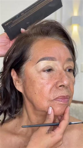 𝐑𝐀𝐇𝐄𝐋𝐈 𝐒𝐇𝐀𝐁𝐁 | Aprender maquillaje también es aprender a escuchar, a observar la piel y a tomar decisiones con seguridad. En mis cursos comparto mi... | Instagram