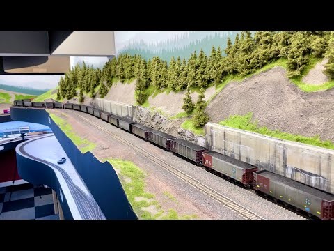 Layout Railfanning: HO BNSF Coal Train with 2 DPUs Descends Marias Pass