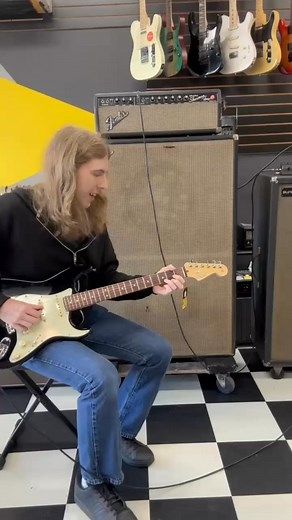 It’s not every day you come across a 1967 Fender Dual Showman in the shop! 🎸 This legendary amp is massive in both size and sound, paired with its matching cabinet featuring two 15-inch JBL D140F speakers. Experience the beautiful clean tone that made this amp iconic.Available now for $2199.95—don’t miss out! #fender #fenderamp #fenderamplifier #fenderdualshowman #guitaramp #guitaramplifier #guitaramplifiers #fendermusicalinstruments #fenderguitar #larrybees #larrybeesmusic #larrybeesmusicstore