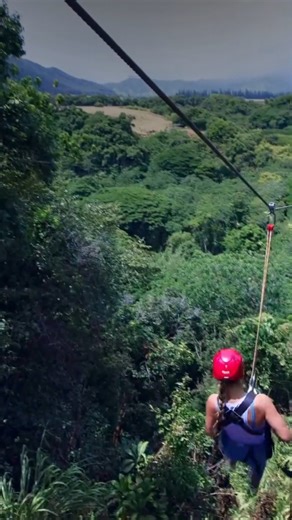 With 2026 just around the corner, why not start planning your 2026 adventures? Hawaiʻi is closer than you think, with flights from Australia to Honolulu taking around nine hours and each island offers a different kind of adventure. Learn to surf in Waikīkī on Oʻahu, explore volcanic craters on Hawaiʻi Island, or dive into Maui’s colorful reefs. Over on Kauaʻi, kayak the Wailua River or zipline above valleys. Whether you prefer soft adventure or action-packed days, Hawaiʻi is the ideal place to s