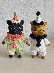 Cleo & Pierrot the Clown Cats - Crochet Pattern - Etsy Australia