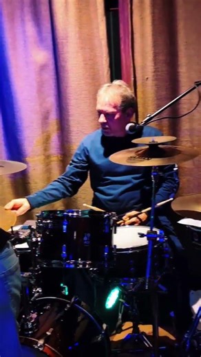 setting the vibe before rocking it out #livemusic #rocknroll