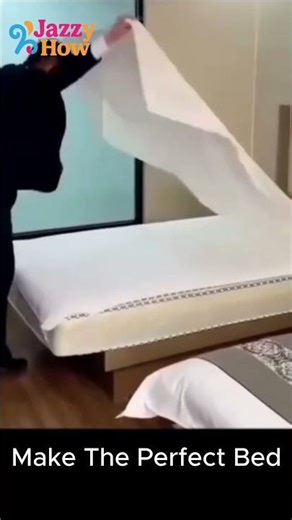 Hotel Manager Reveals The SECRET to Making a Perfect Bed 🛏️