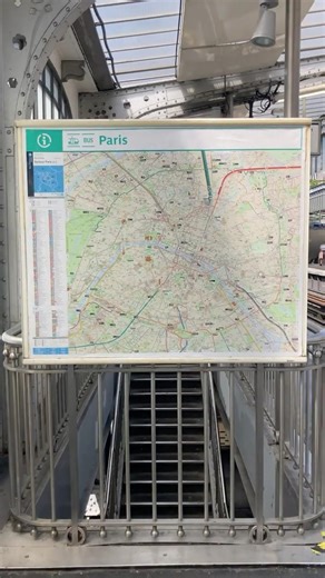 Paris Underground: Playing guitar in a secret bunker on the "wrong side" of town 🇫🇷🎸