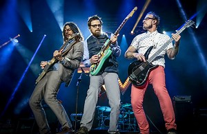 Listen to Weezer’s sunburst new single, ‘Mexican Fender’