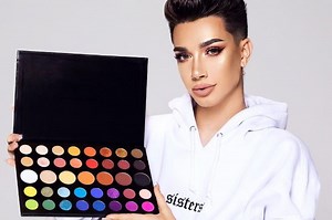 7 Beauty Vlogger Dunia yang Bisa Kamu Kepoin Videonya, Inspiratif!