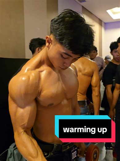 bodybuilderindonesia (@bodybuilderindonesia) - warming up sebelum kompetisi bodycontest #gymtok #bodycontest #gymmotivation #binaragaindonesia