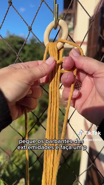 Redinha de Macramê para plantas #macramê #macrametutorial #fioseuroroma #redinhademacramê #suportedeplantas