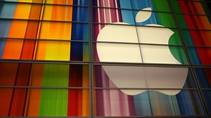 Apple dépasse le cap symbolique des 2000 milliards US en Bourse