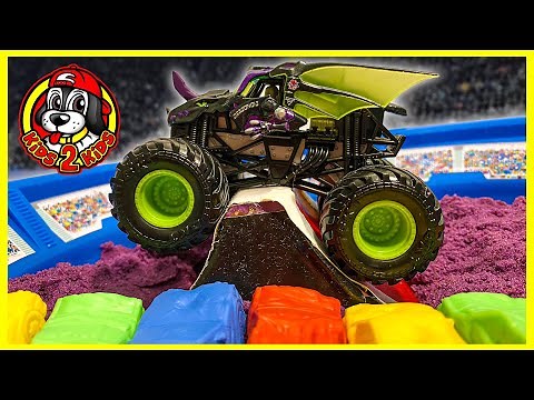 DRAGONOID Monster Jam Toys Compilation | One Hour Play (Stunt Dial Playset & Freestyle Highlights)
